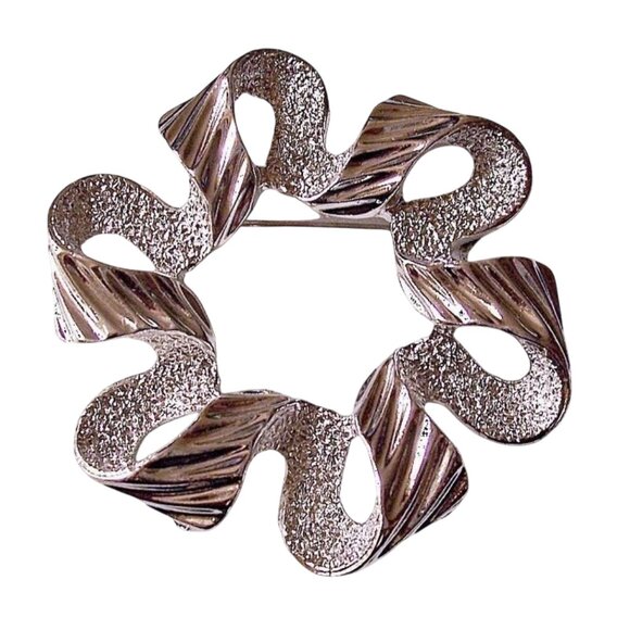 Sarah Coventry Frosted Swirl Rib Pin Brooch Silver Tone - Picture 4 of 4